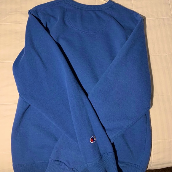 Champion Crewneck - Picture 2 of 3